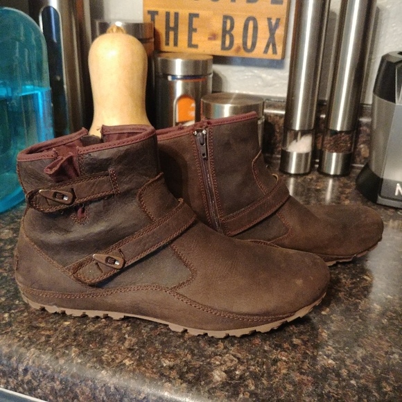 Merrell Shoes - Merrell waterproof leather boots 10